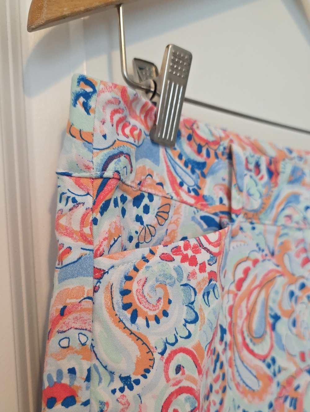 Talbots Bermuda Shorts Colorful Paisley Print Size 6 - Picture 3 of 5